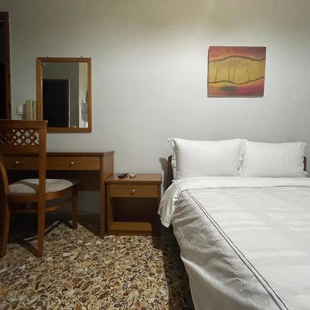 The Beehive 2 Apartment Mytilene Exterior photo