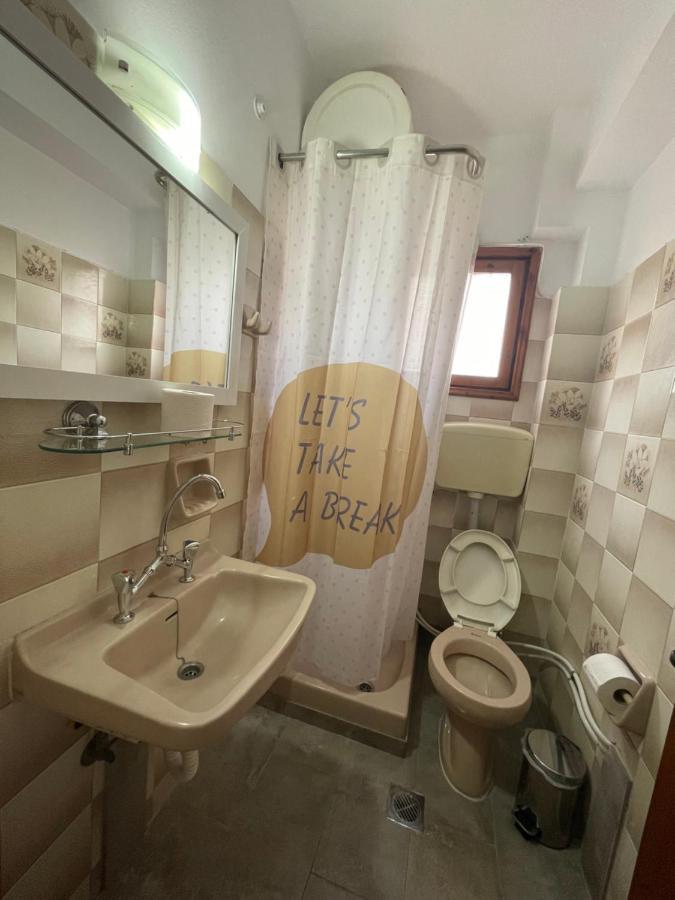 The Beehive 2 Apartment Mytilene Exterior photo