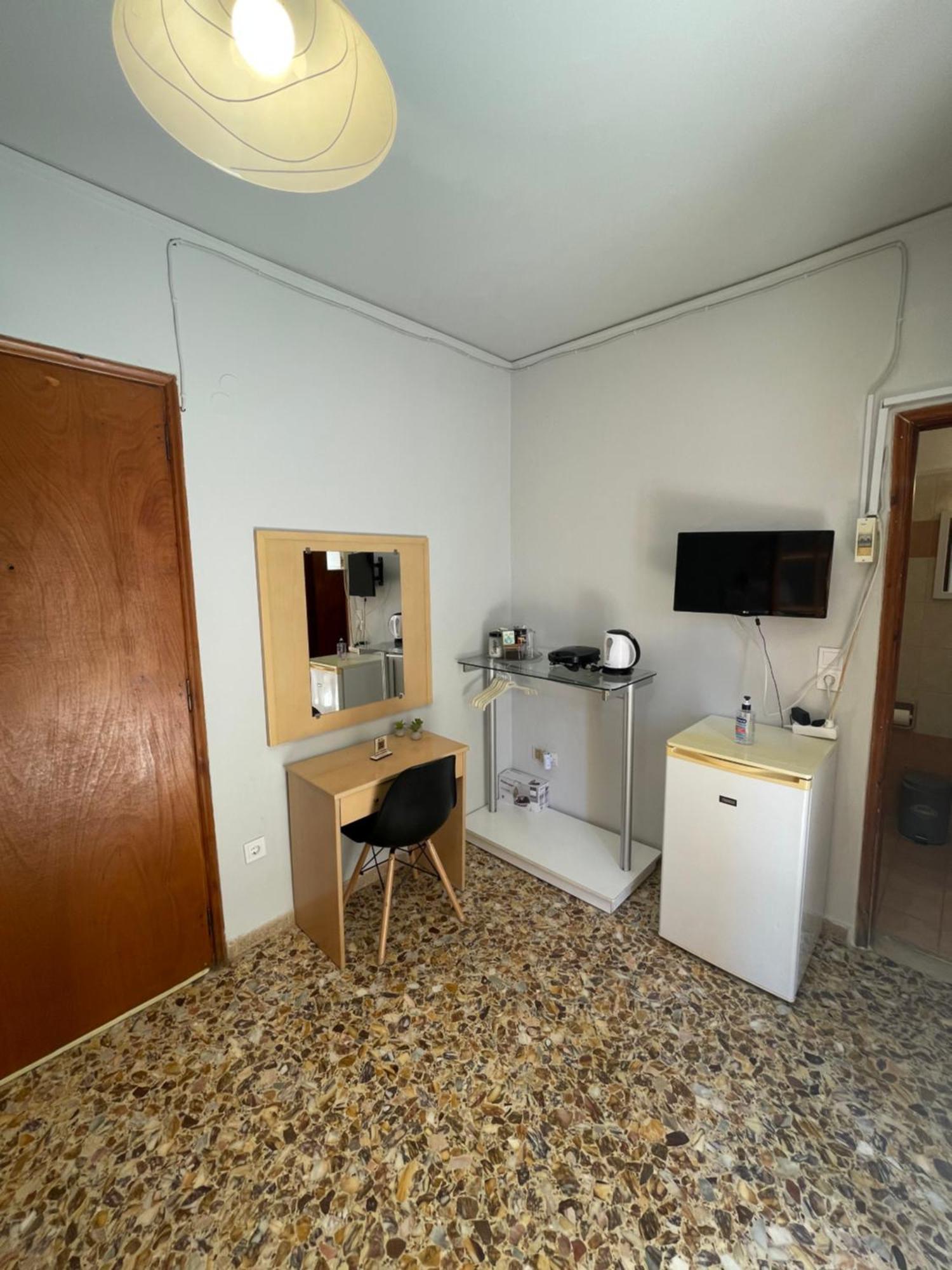 The Beehive 2 Apartment Mytilene Exterior photo